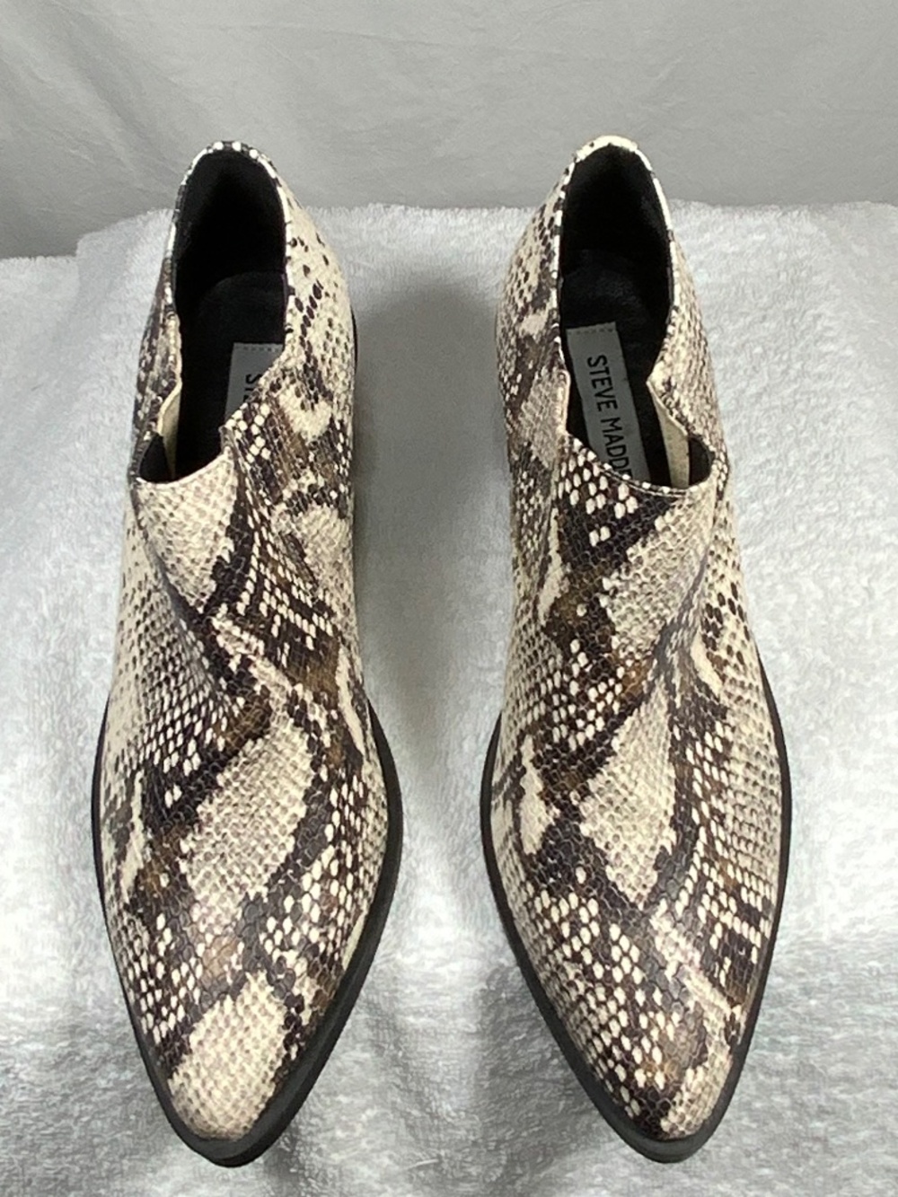 NWT - Steve Madden Snakeskin Lottie Bootie - Size 8.5 - Picture 2 of 12
